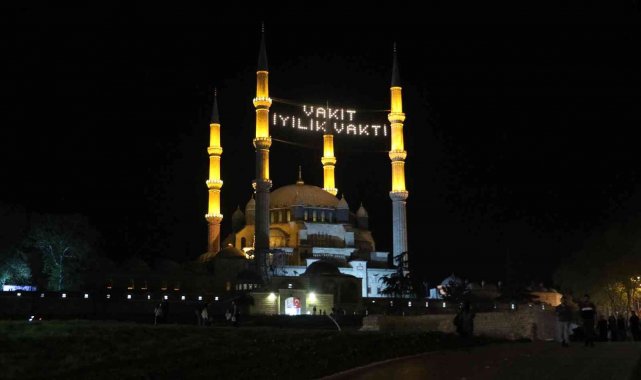 Selimiye Camii'nde 2 yıl aradan sonra Kadir Gecesi yoğunluğu