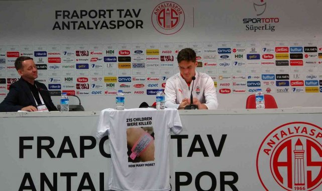 Shakhtar Donetsk'li Sudakov:" Ukrayna'da yaşananları herkese göstermek istiyoruz"