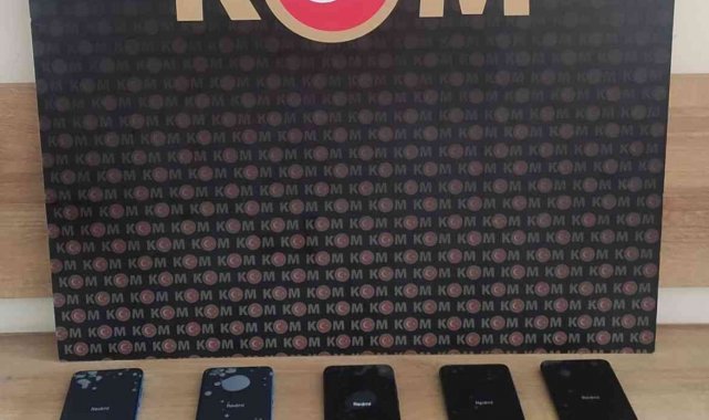 Siirt'te 9 adet kaçak cep telefonu ele geçirildi