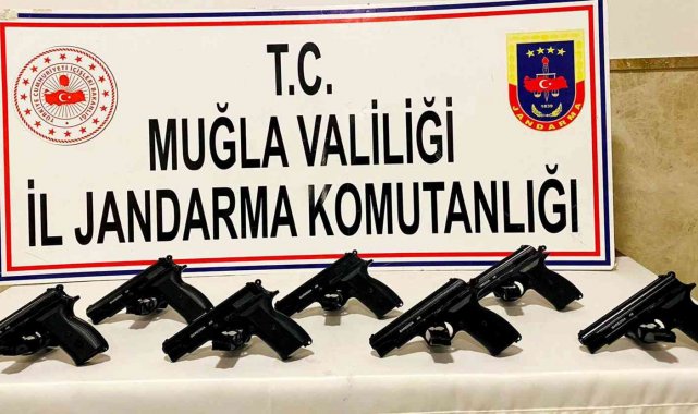 Silah kaçakçıları tutuklandı