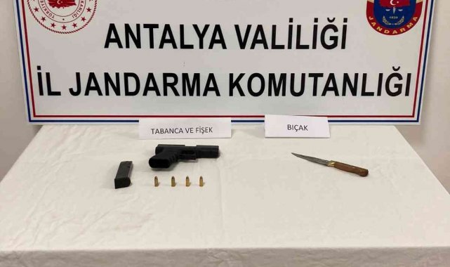 Silahla yaralamanın şüphelisi aracında yakalandı
