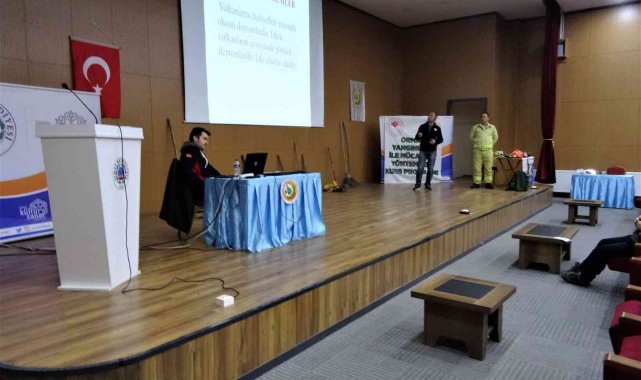 Simav'da orman yangınlarıyla mücadele gönüllülerine eğitim
