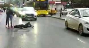 Şişli’de duygu sömürüsü yapan dilenci kamerada