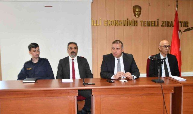 Söke'de daire amirleri, muhtarlarla bir araya geldi