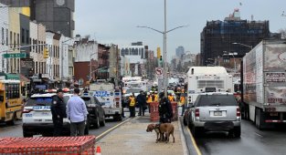 Son Dakika ! New York'ta metro istasyonuna silahlı saldırı: 13 kişi yaralandı