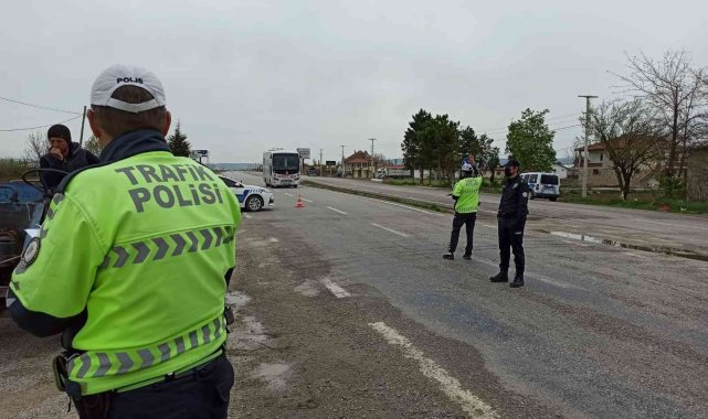 Şuhut'ta trafikte bayram yoğunluğu artınca denetimler başladı