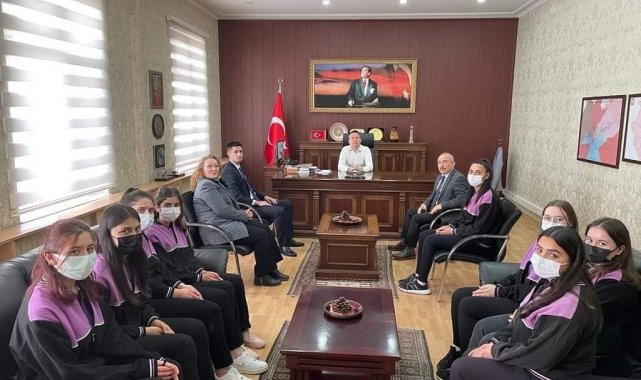 Sungurlu&#039;dan 8 öğrenci staj için Viyana&#039;ya gitti