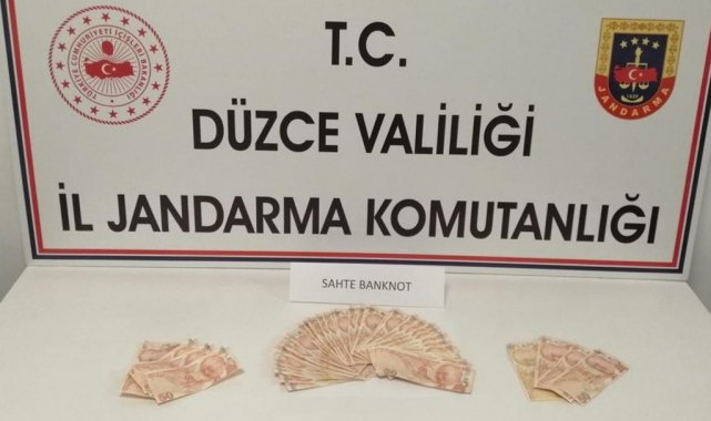 Şüphe üzerine durdurulan araçtan 3 bin 150 lira sahte para çıktı