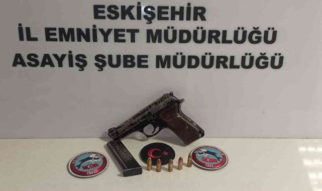 Şüphelenilen şahsın üzerinden ruhsatsız tabanca çıktı