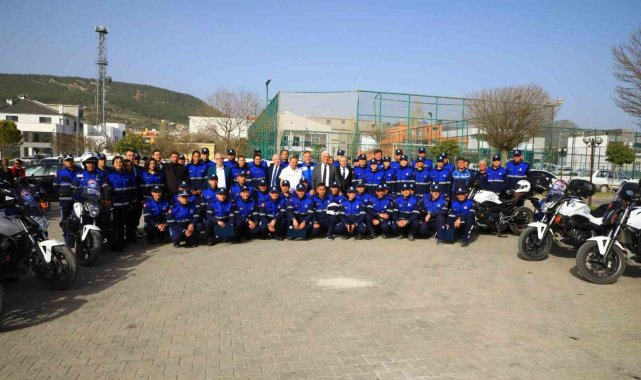 Sürüş eğitimi alan zabıta memuruna sertifikaları verildi