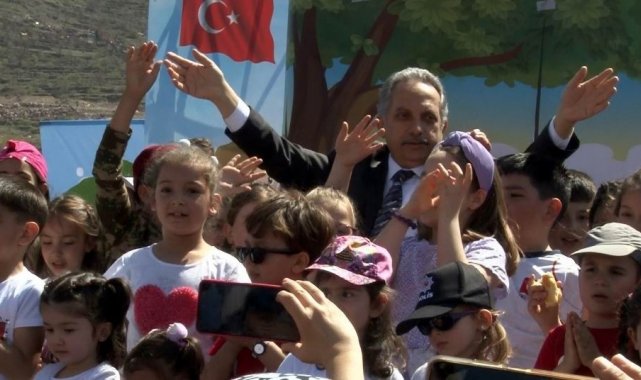 Talas Belediyesi'nin Çocuk Festivali renkli görüntüler oluşturdu
