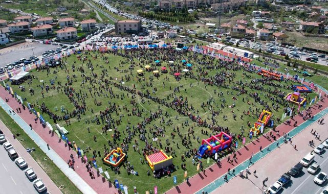 Talas'ta görülmemiş 23 Nisan coşkusu