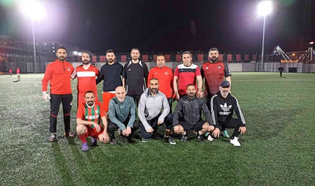 Taraftar grubuyla basın mensupları arasında dostluk maçı