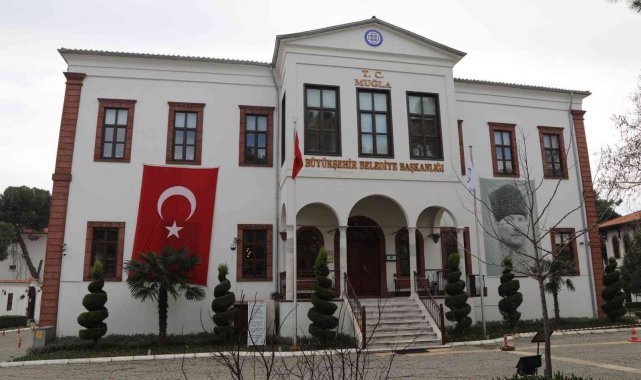 Tarihi bina 155 yıldır vatandaşlara hizmet ediyor