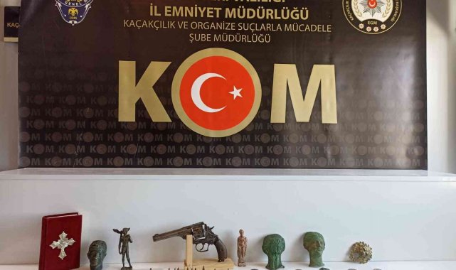 Tarihi eserleri piyasaya süremeden yakalandı
