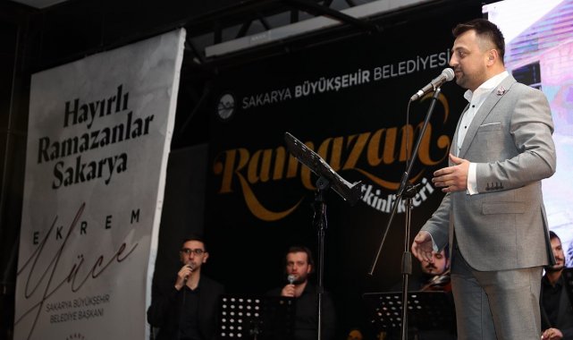 Tarık Genç sevenleriyle buluştu