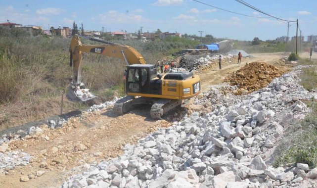 Tarsus'ta yol çalışması