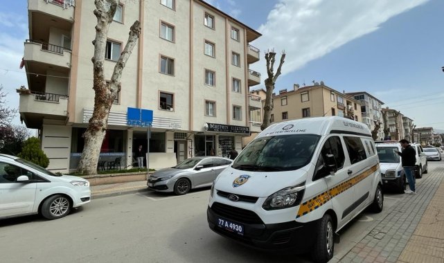 Tartıştığı arkadaşının boğazını cam parçasıyla keserek öldürdü