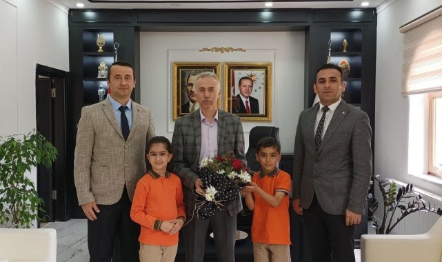 Taşova'da öğrenciler başkanlık koltuğunu devraldı