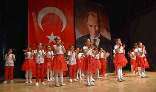 Tatvan'da 23 Nisan coşkuyla kutlandı