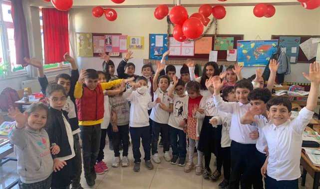 Tatvan&#039;da minikler eğlenceye doydu