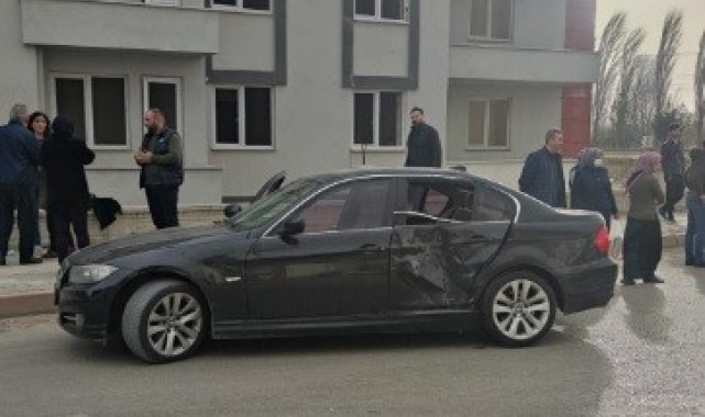 Tavşanlı'da motosiklet ile otomobil çarpıştı: 2 yaralı