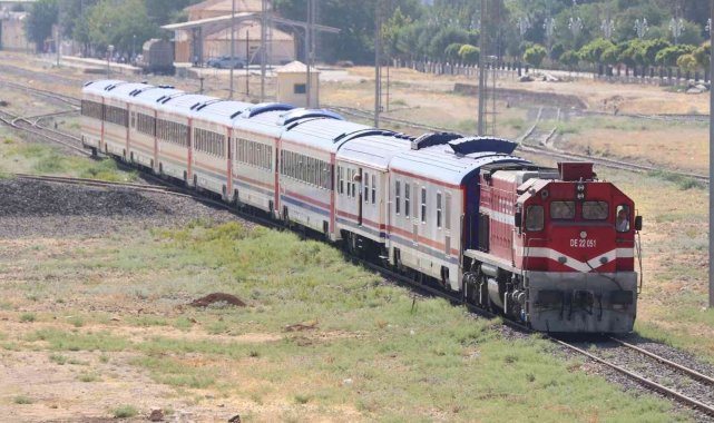 TCCD&#039;den tren rayları etrafında ilaçlama uyarısı