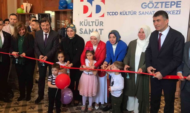 TCDD Genel Müdürü Metin Akbaş: "165 yıllık geçmişi olan TCDD'nin tarihi objeleri bu odada sergilenmekte"