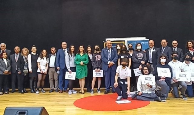 TED İzmir Kolejindeki güzel konuşma yarışmasına yoğun ilgi