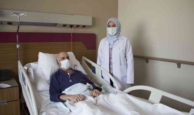 Tıbbi Onkoloji Uzmanı Doç. Dr. Asude Aksoy, "Hastalarımıza tıbbın gerektirdiği en güncel tedavileri multidisipliner tedavi yaklaşımıyla sunuyoruz"