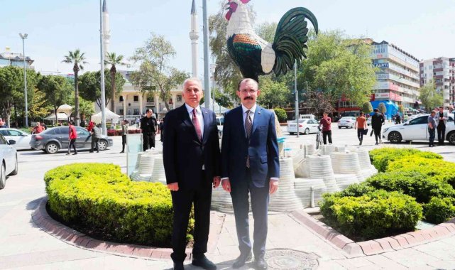 Ticaret Bakanı Muş'tan Denizli horozu hatırası