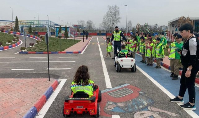 Trafiği jandarmadan öğrendiler
