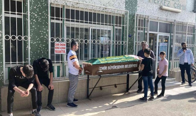 Trafik kazası sonucu hayatını kaybeden genç kız son yolculuğuna uğurlandı