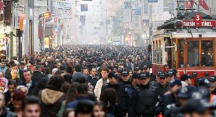 TÜİK: İşsiz sayısı şubatta 178 bin azalarak, 3 milyon 579 bin kişi oldu