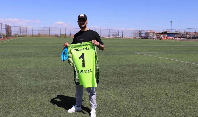 Tümör nedeniyle futbolu bıraktı, Muslera formasını kanser hastaları için satışa çıkarttı