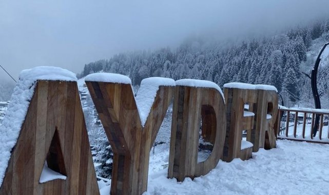 Turizm merkezi Ayder&#039;den Nisan ayında kar manzaraları
