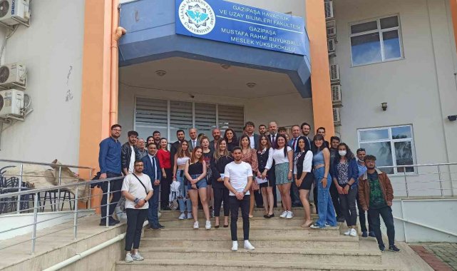 Turizmciler, ALKÜ'lü öğrencilerle buluştu