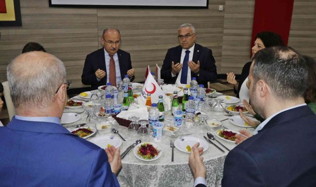 Türk Kızılay Manisa Şubesinden Yetimler Günü etkinliği