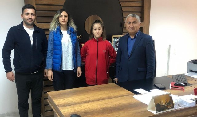 Türkiye 2'ncisi Hakkarili Nurgül Fransa yolcusu