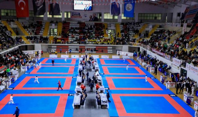 Türkiye Karate Şampiyonası, Sivas&#039;ta başladı