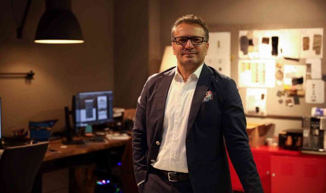 Türkiye&#039;nin gururu oldular.. 40 ülke 210 noktada Türk Bayrağı&#039;nı taşıyorlar