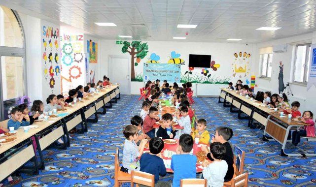 Tuşba Belediyesi'nden 'Tekne orucu' tutan çocuklara iftar