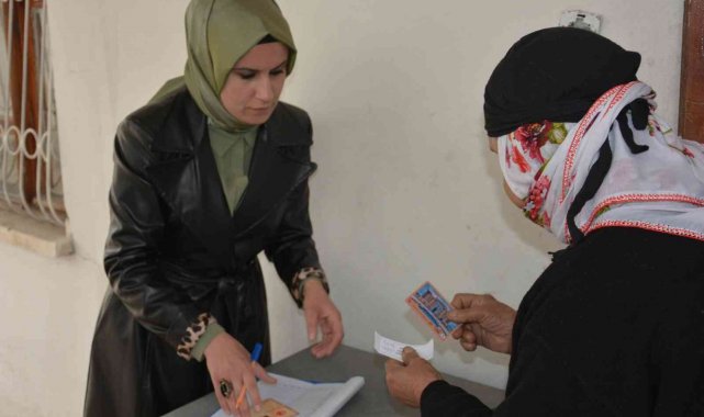 Tuşba Belediyesinden ihtiyaç sahibi ailelere yardım eli