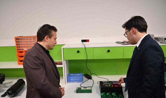 Tuzla Belediye Başkanı Dr. Şadi Yazıcı, "Biz yükseköğretimdeki bütün öğrenci arkadaşlarımıza melek yatırımcı bulmaları noktasında nasıl yardımcı oluruz düşüncesi ile start-uplarını oluşturabilecekleri TEKMER'İ açıyoruz"