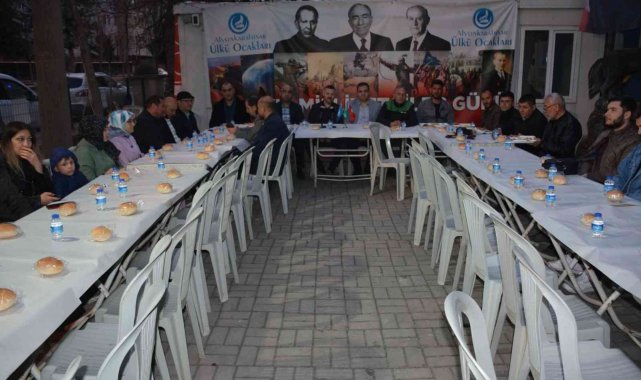 Ülkü Ocakları iftarda basın mensuplarıyla bir araya geldi