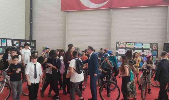 Uluslararası Adana Çocuk Gençlik Bienali başladı