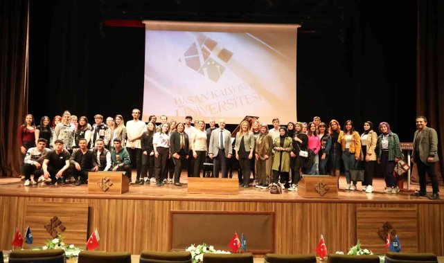 Uluslararası öğrenciler için 'Film Müzikleri Atölyesi' yapıldı