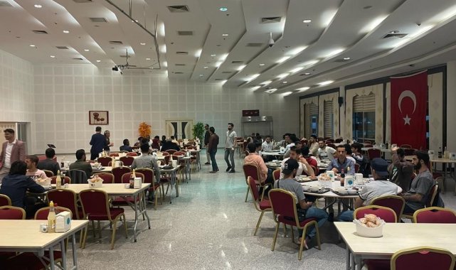 Üniversite yönetimi Erasmus'u kazanan öğrencilerle bir araya geldi