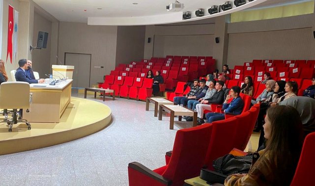 Üniversitede "Hukuk ve Avukatlık Mesleği" konulu söyleşi gerçekleştirildi
