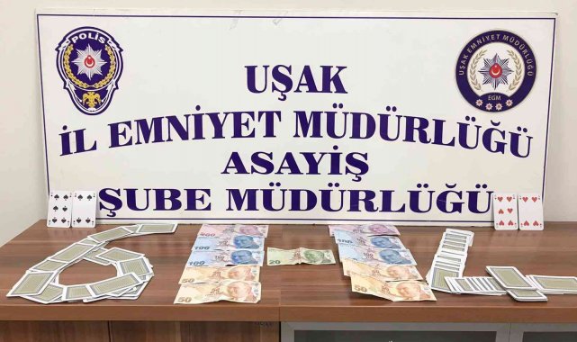 Uşak'ta kumar oynayan 4 kişiye para cezası kesildi